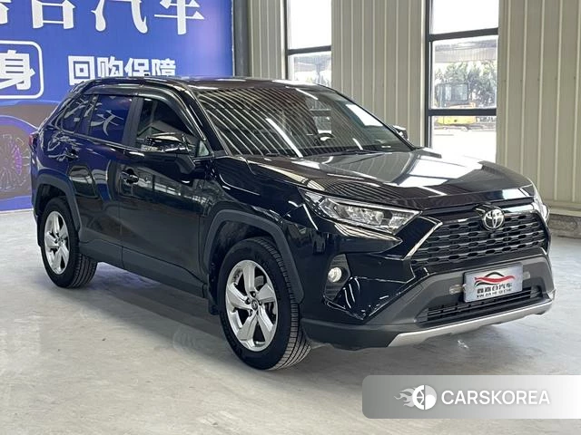 Toyota RAV4 2021 Черный из Китая
