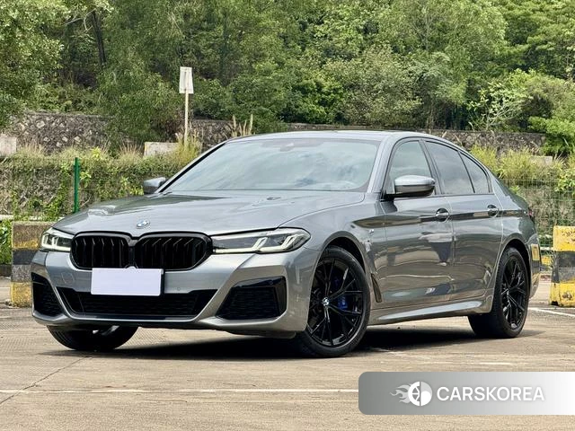 BMW 5 series 2022 Темно-серый из Китая