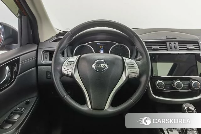 Nissan Tiida 2021 Красный из Китая