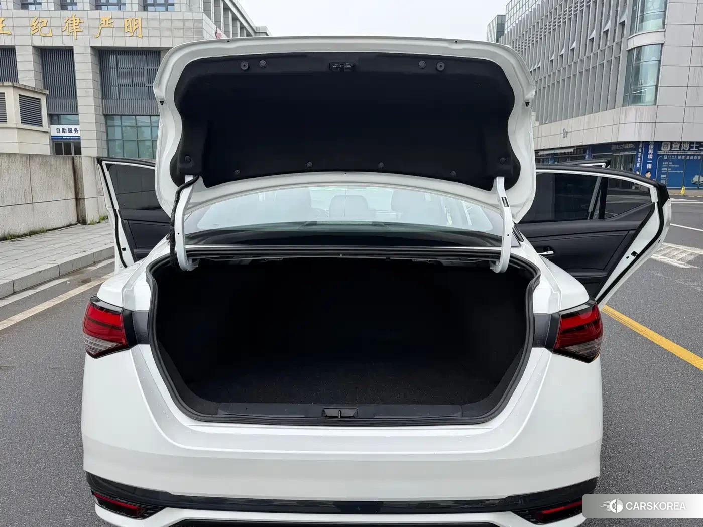 Nissan Sylphy 2025 Белый из Китая