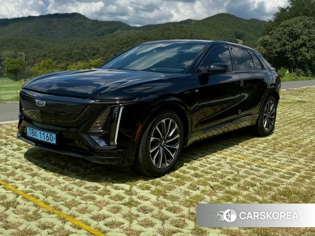 Cadillac Lyric 2024 Черный из Кореи