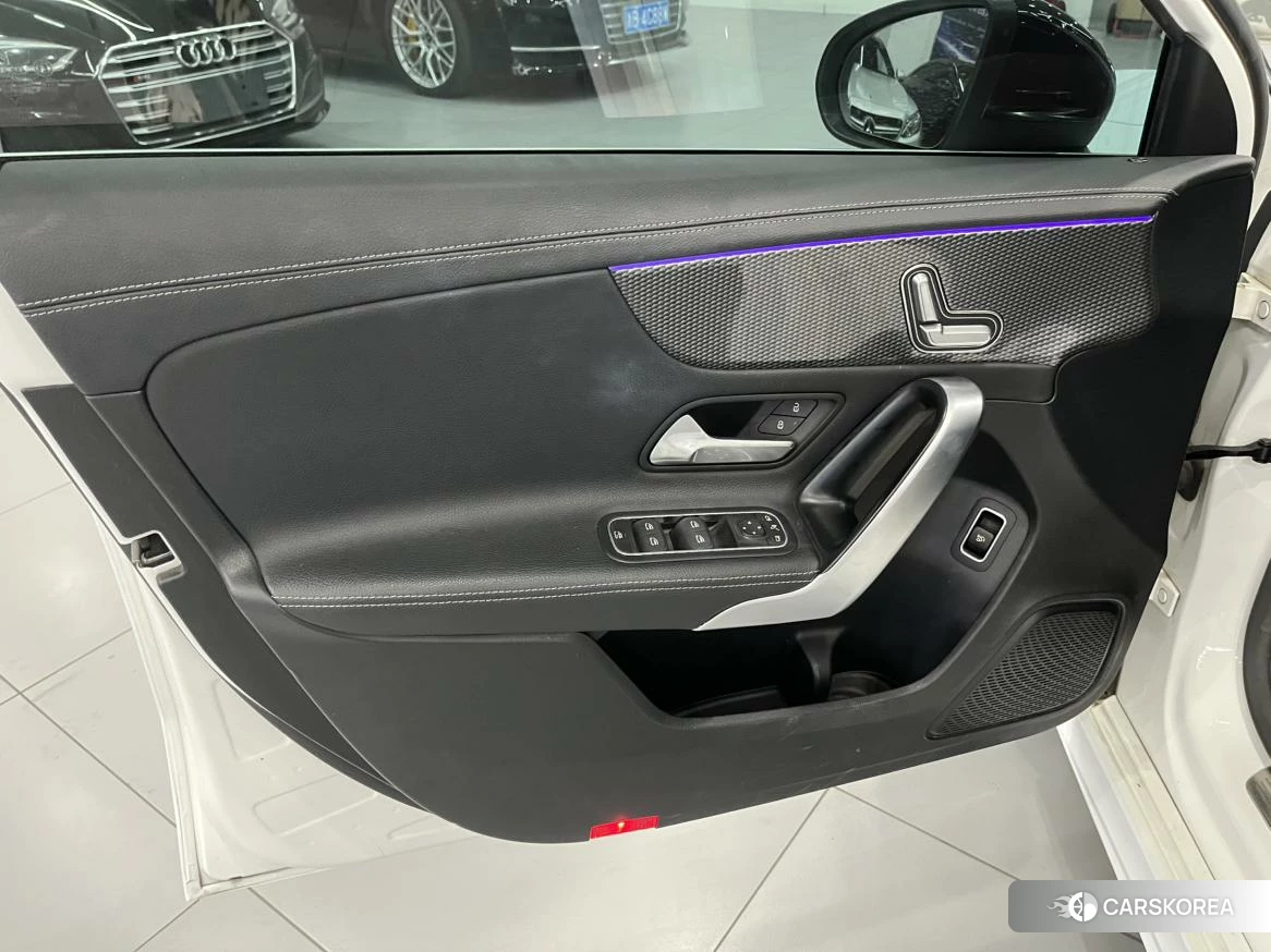 Mercedes-Benz A-Class 2021 Белый из Китая