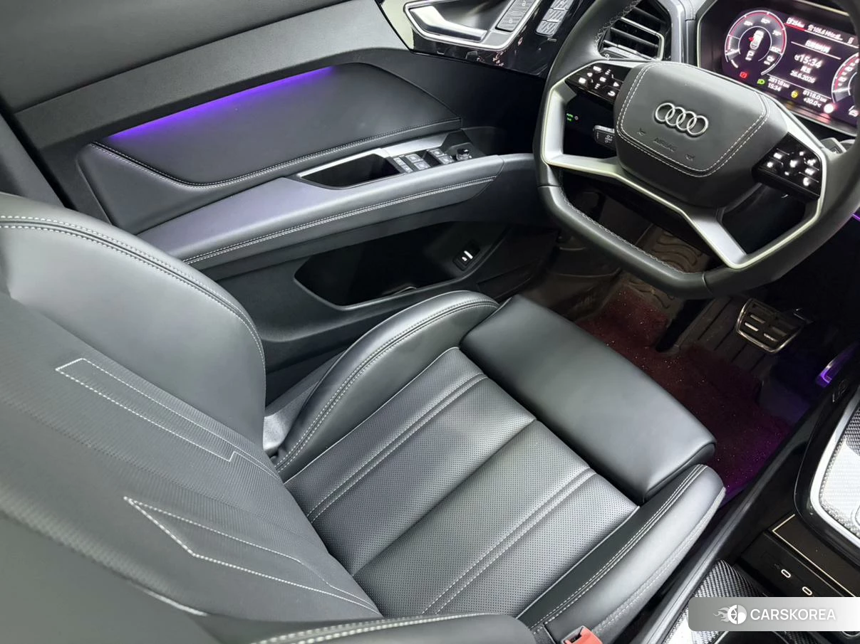 Audi Q4 2023 Синий из Китая