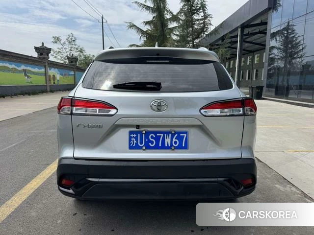 Toyota Frontlander 2023 Серебристо-серый из Китая