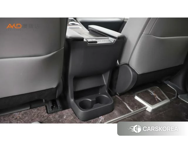 Toyota Granvia 2024 Черный из Китая