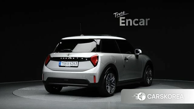 Mini Cooper C 4th generation 2025 Серебряный из Кореи