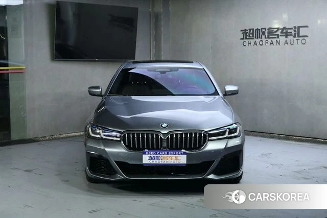 BMW 5 series 2022 Темно-серый из Китая