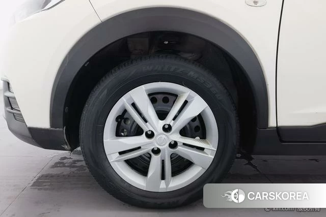 Nissan Kicks 2021 Белый из Китая