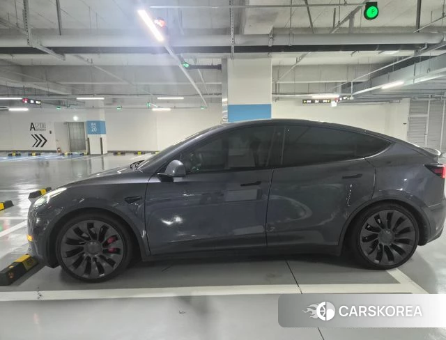 Tesla Model Y 2022 Серый из Кореи