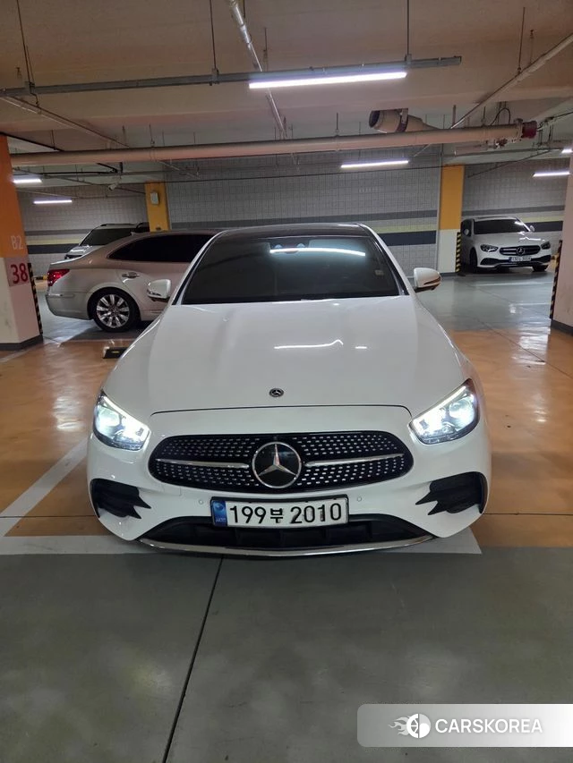 Mercedes-Benz E-Class W213 2021 Белый из Кореи