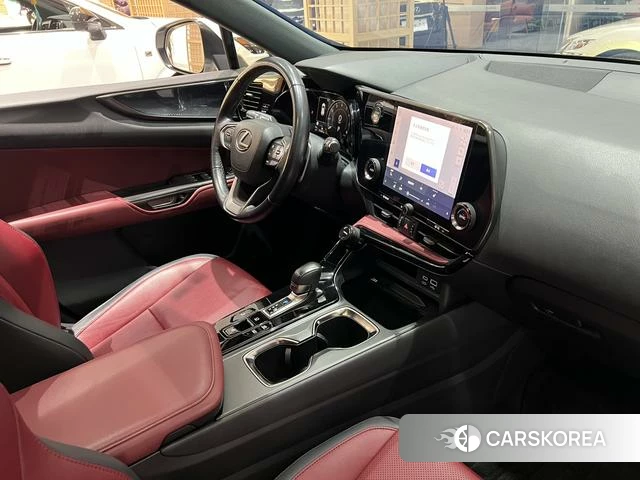 Lexus NX 2022 Белый из Китая