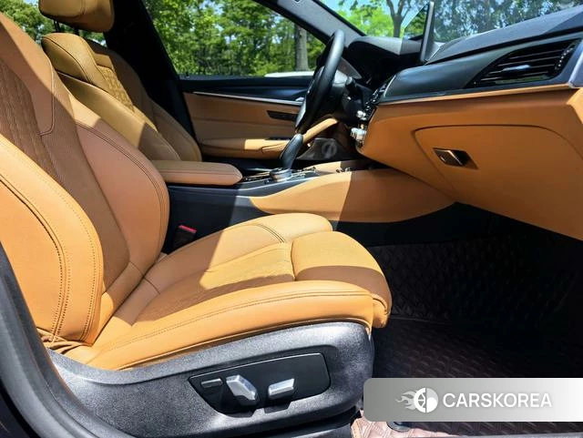 BMW 5 series 2021 Серебристо-серый из Китая