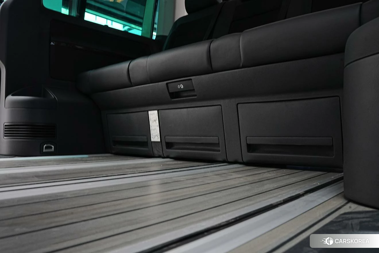 Volkswagen Multivan 2019 Черный из Китая