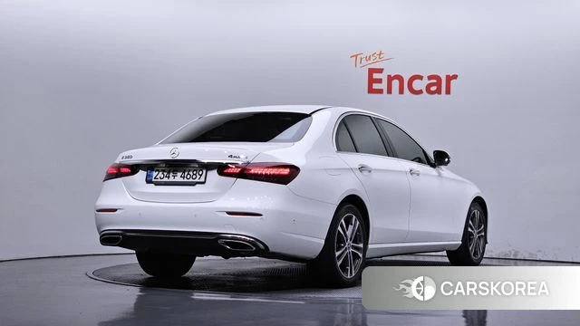 Mercedes-Benz E-Class W213 2021 Белый из Кореи