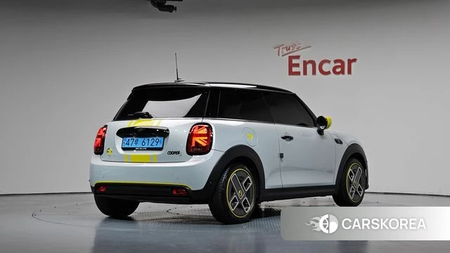 Mini Cooper Electric 2022 Серебряный из Кореи