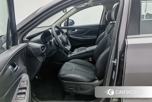 Hyundai Santa Fe 2022 Темно-серый из Китая