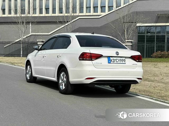 Volkswagen Lavida 2023 Белый из Китая