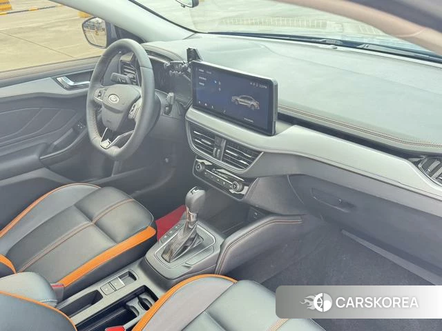 Ford Focus 2023 Серебристо-серый из Китая