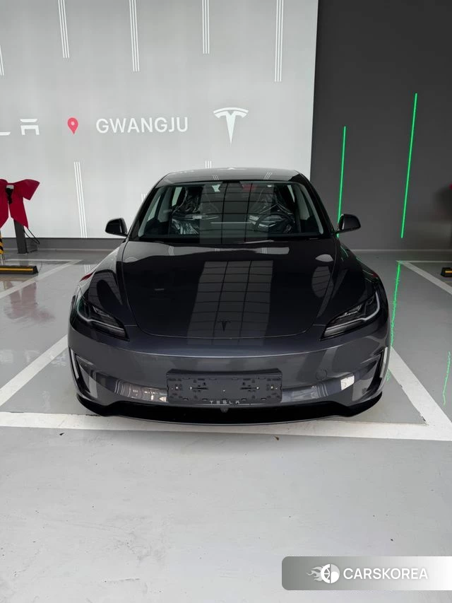 Tesla Model 3 2026 Серый из Кореи
