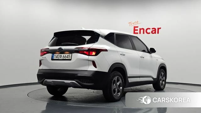 Kia Seltos 2021 Белый из Кореи