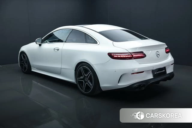 Mercedes-Benz E-Class 2021 Белый из Китая