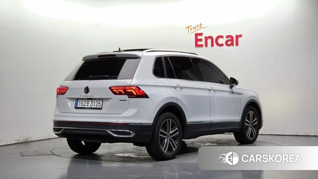 Volkswagen Tiguan second Generation 2023 Белый из Кореи