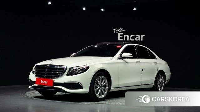 Mercedes-Benz E-Class W213 2019 Белый из Кореи