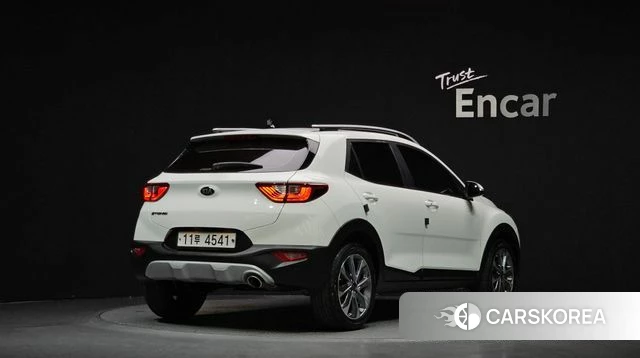 Kia Stonic 2019 Белый из Кореи