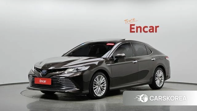 Toyota Camry (XV70) 2018 Песочный из Кореи