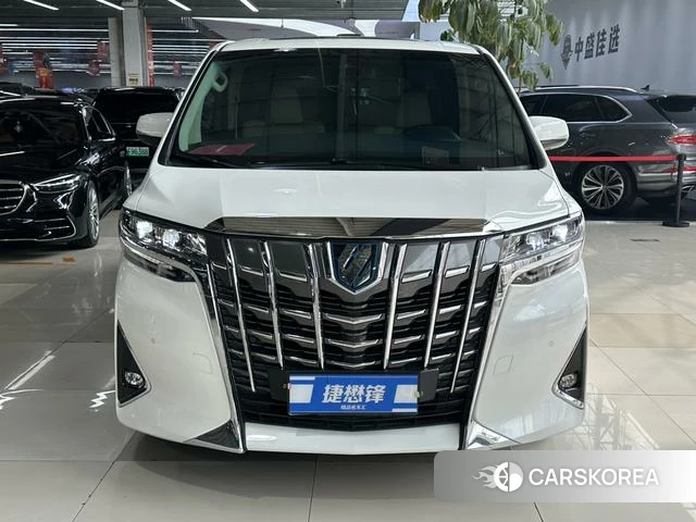 Toyota Alphard 2021 Белый из Китая