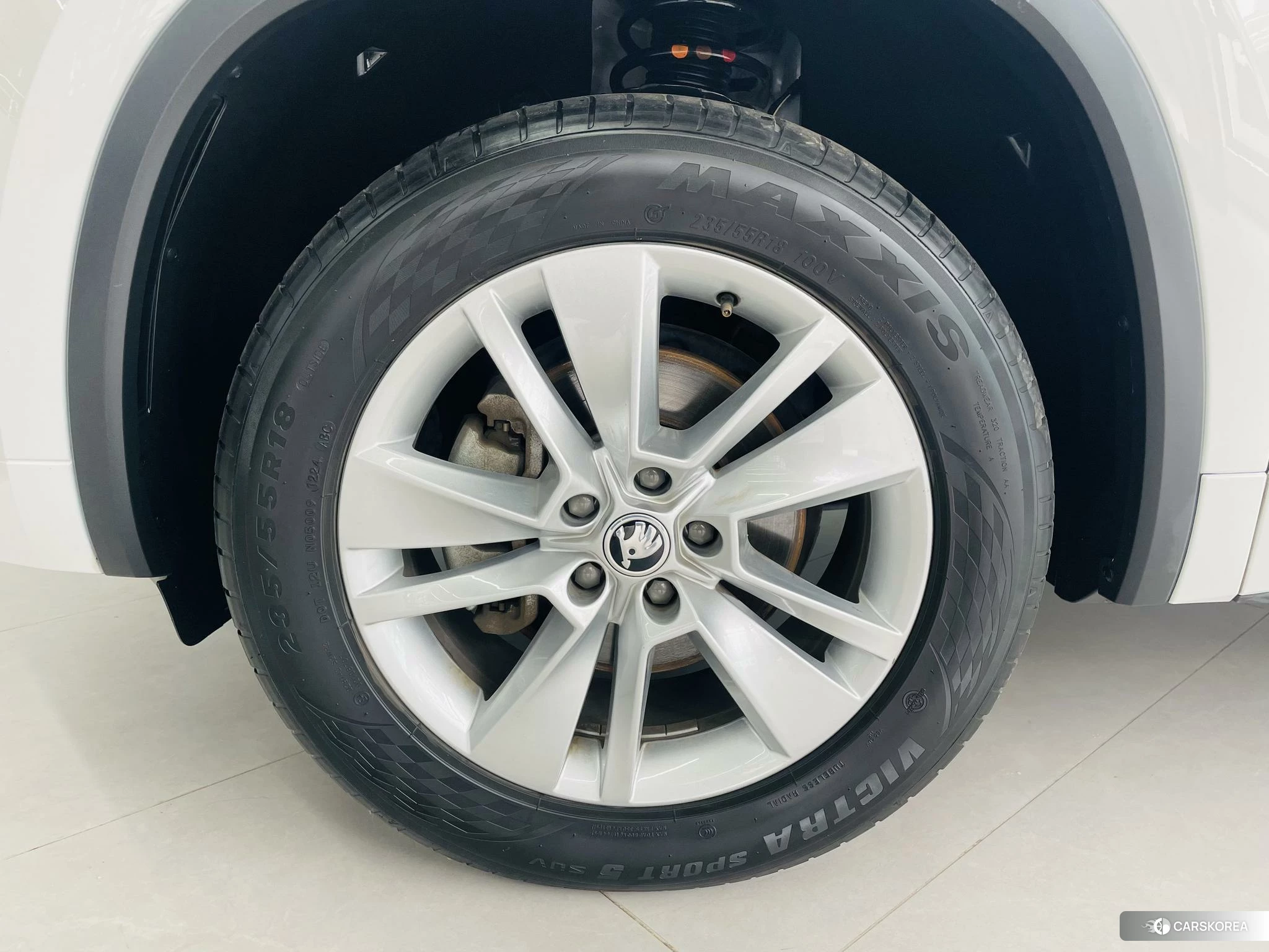 Skoda Kodiaq 2023 Белый из Китая