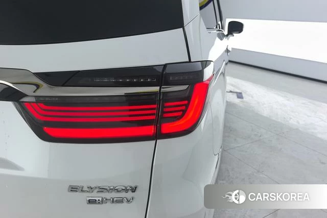 Honda Elysion 2022 Белый из Китая