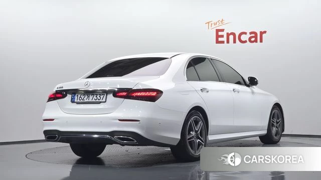 Mercedes-Benz E-Class W213 2022 Белый из Кореи