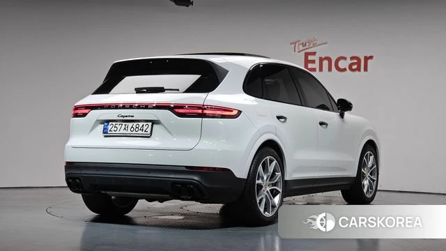 Porsche Cayenne (PO536) 2023 Белый из Кореи