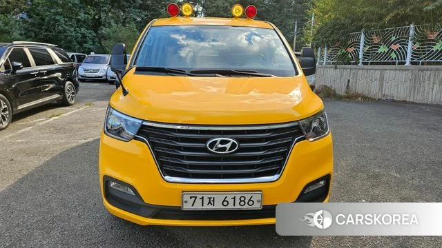 Hyundai The New Grand Starex 2018 Желтый из Кореи