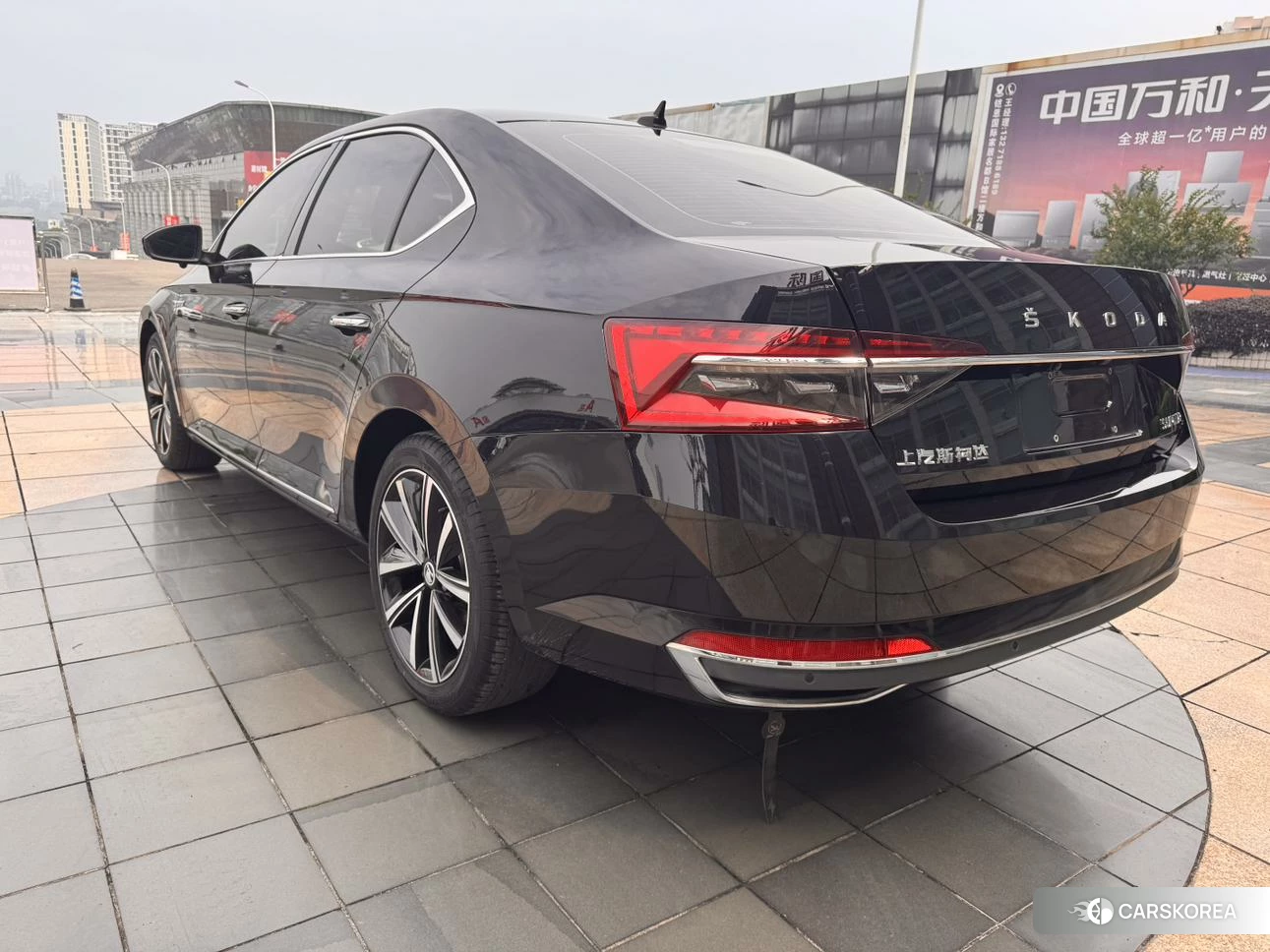 Skoda Superb 2023 Черный из Китая