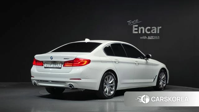 BMW 5 Series (G30) 2019 Белый из Кореи