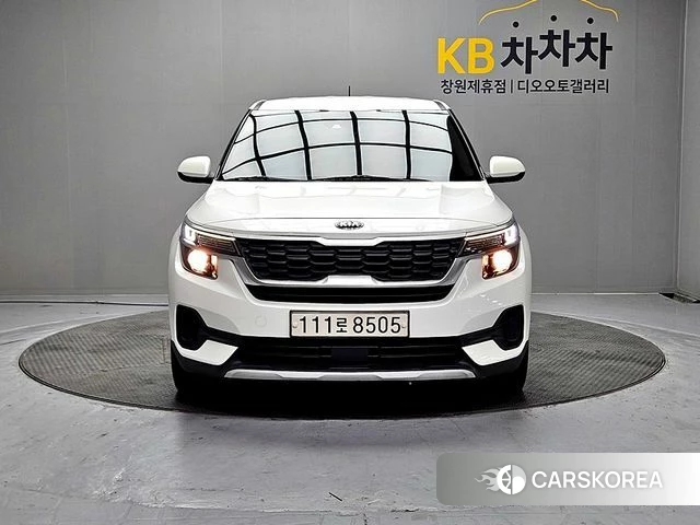 Kia Seltos 2021 Белый из Кореи