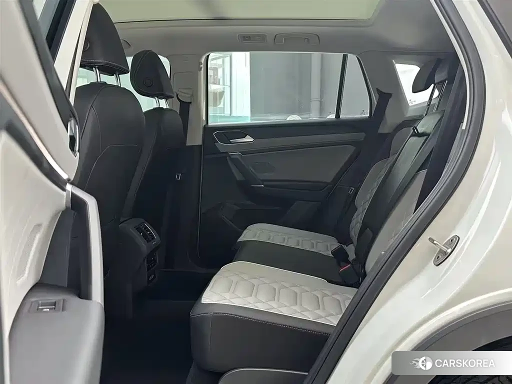 Volkswagen Tayron 2024 Белый из Китая