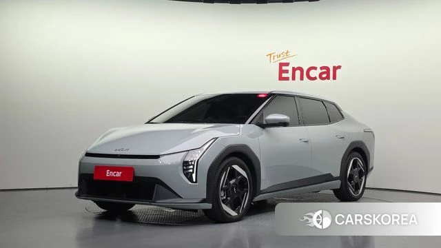 Kia EV4 2026 Серебристо-серый из Кореи