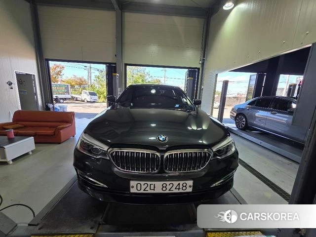 BMW 5 Series (G30) 2018 Серый из Кореи