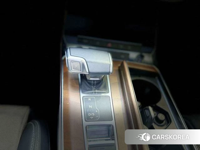 Audi A6L 2021 Черный из Китая