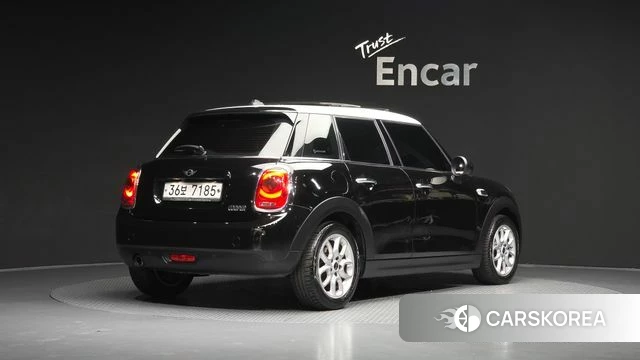 Mini Cooper 2018 Черный из Кореи