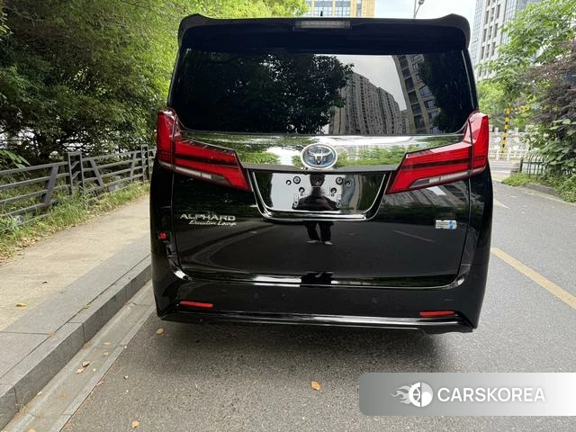 Toyota Alphard 2022 Черный из Китая