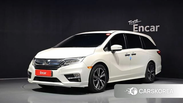 Honda Odyssey 2019 Белый из Кореи