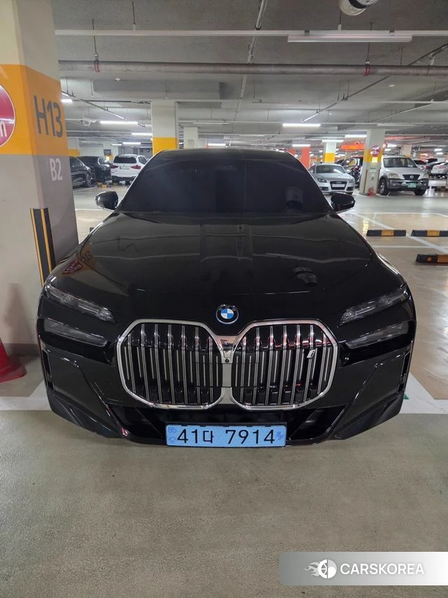 BMW i7 (G70) 2024 Черный из Кореи