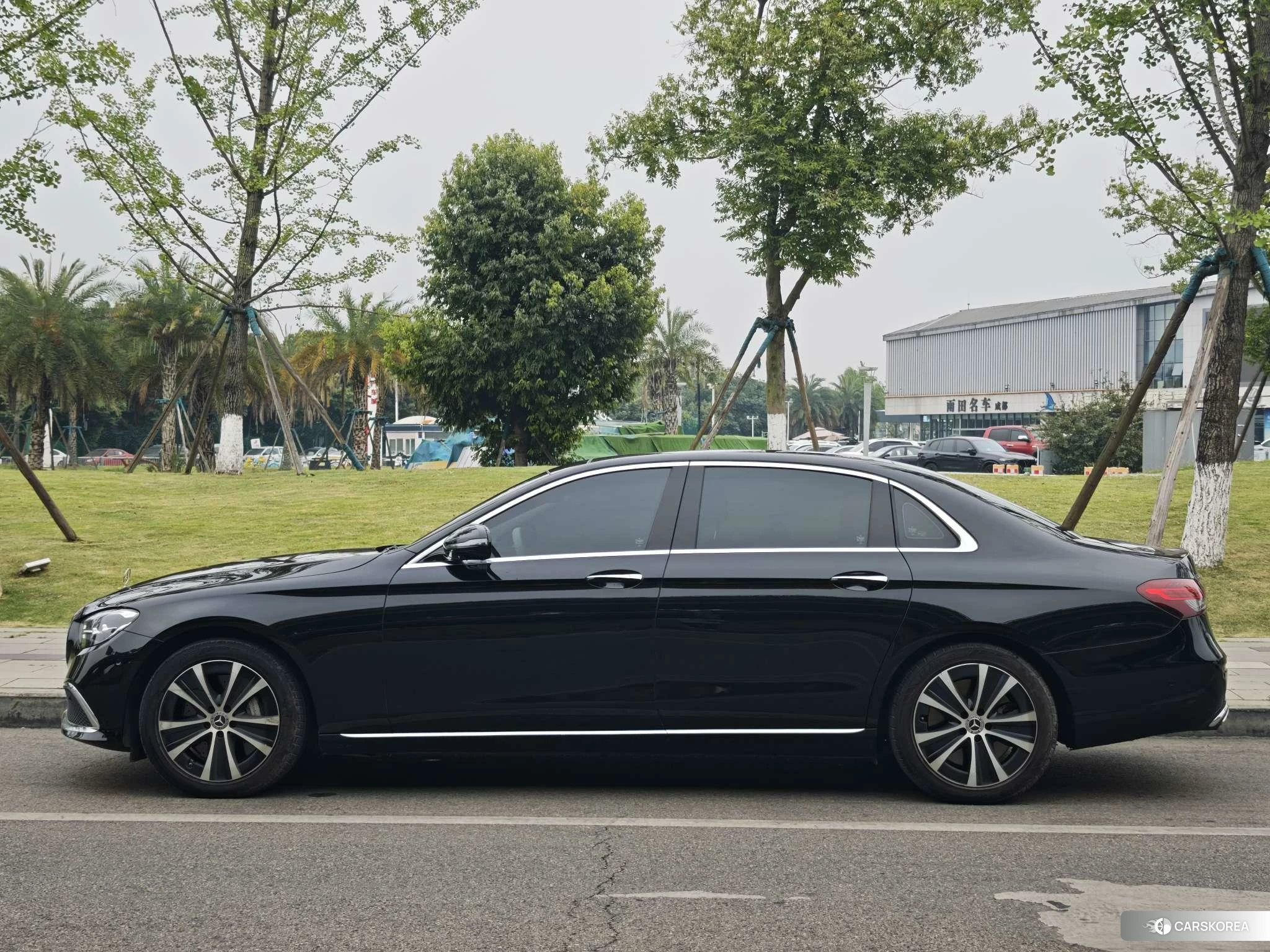 Mercedes-Benz E-Class 2022 Черный из Китая