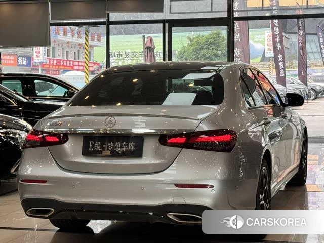 Mercedes-Benz E-Class 2022 Серебристо-серый из Китая