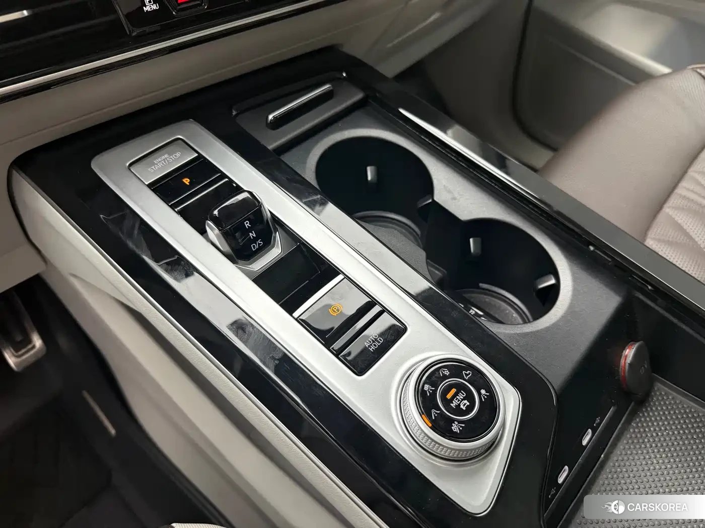 Volkswagen Tavendor 2023 Черный из Китая