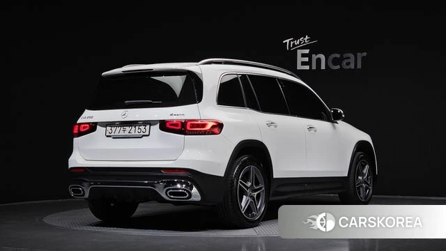 Mercedes-Benz GLB-Class X247 2023 Белый из Кореи